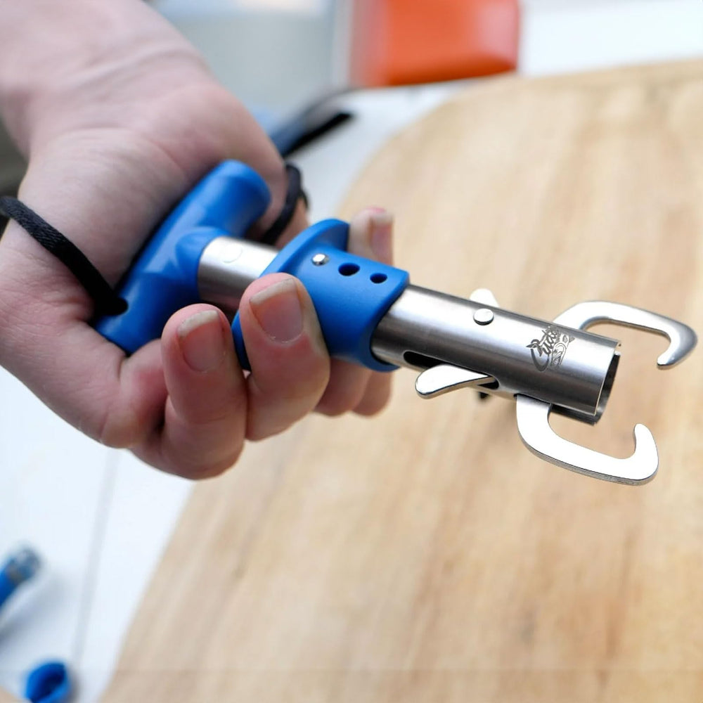 Rope lanyard attached to 6 inch Gripper