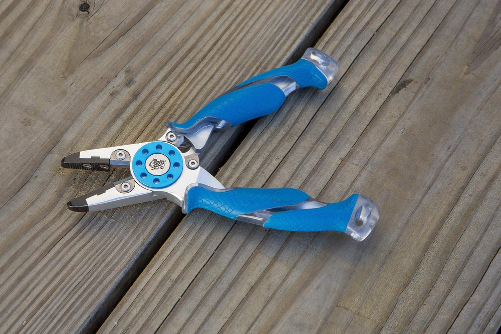Cuda 7.5-inch pliers designed for saltwater and freshwater environments.