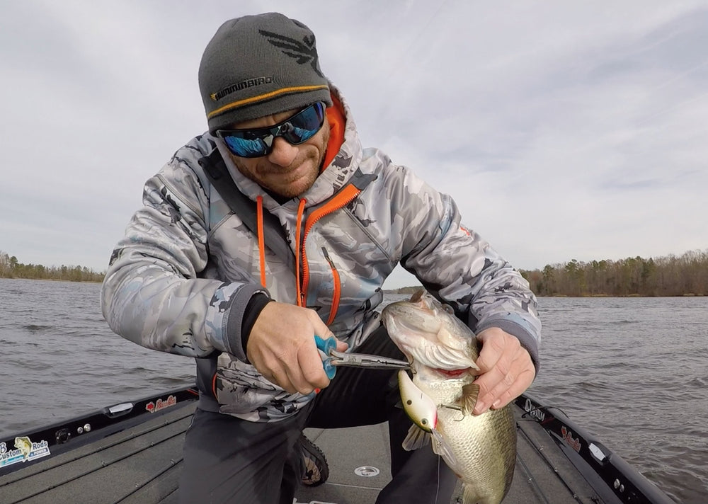 Monofilament and fluorocarbon line cutters on CUDA pliers
