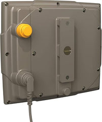Cuddeback PW-3600 built-in NiMH battery provides reliable energy storage.
