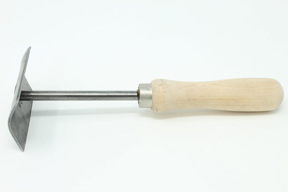 Cumberland's Knoblochs fleshing tool ergonomic design close-up