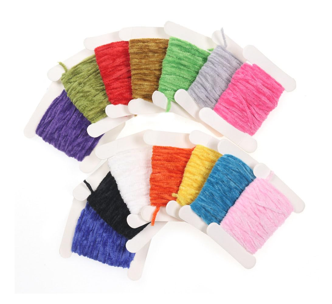 Cuoyuqie 12-pcs collection ready for varied fly patterns.