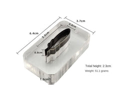 Cuoyuqie foam body cutter in hand for quick fly body prep.