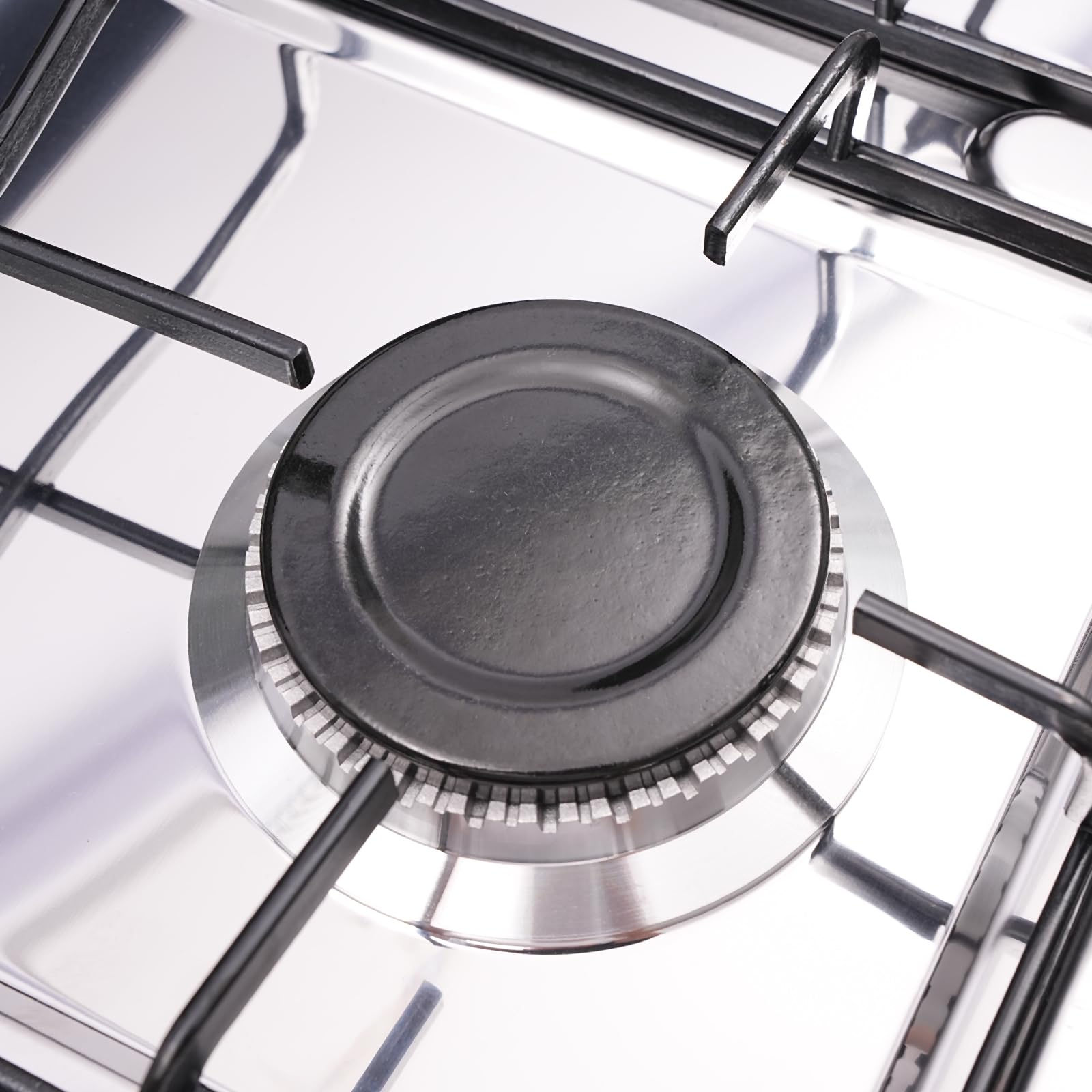 CURIEUYU five-burner stove open-lid view emphasizing accessible heat area