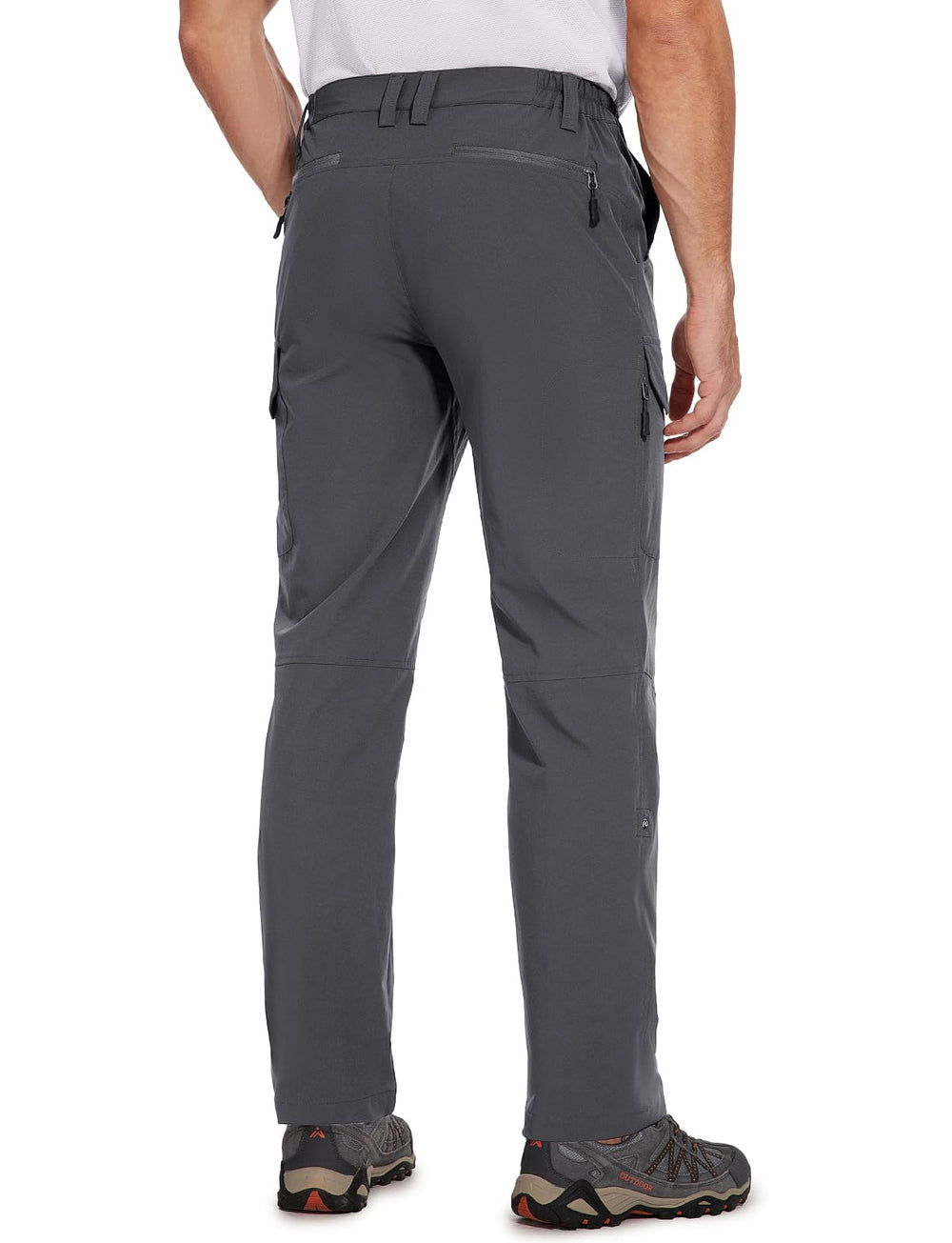 Cycorld knee-pleat design showcases enhanced mobility during active movement.