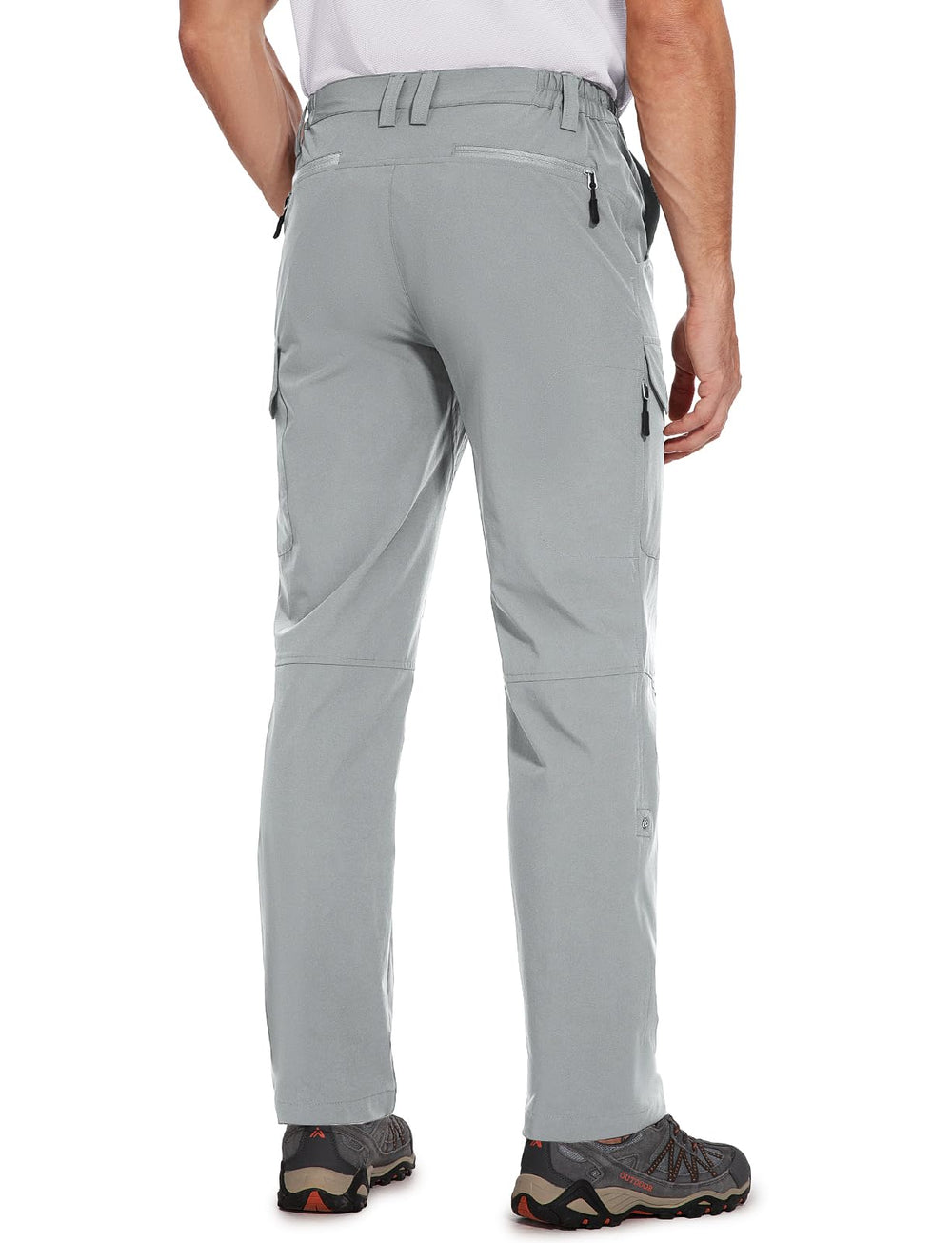 Cycorld knee-pleat design enables smooth bending on hikes.