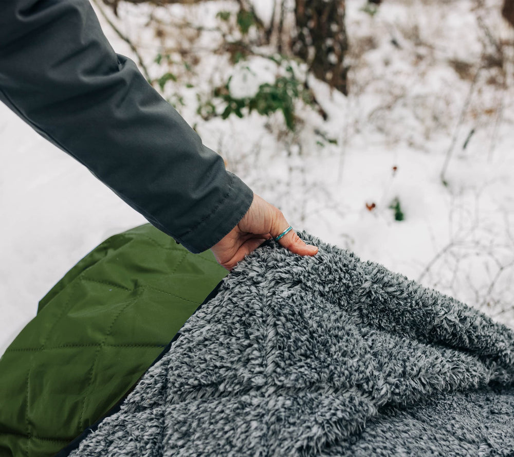 Dagmi Outdoors Sherpa Blanket spread for picnic shows weather-ready comfort and easy cleaning
