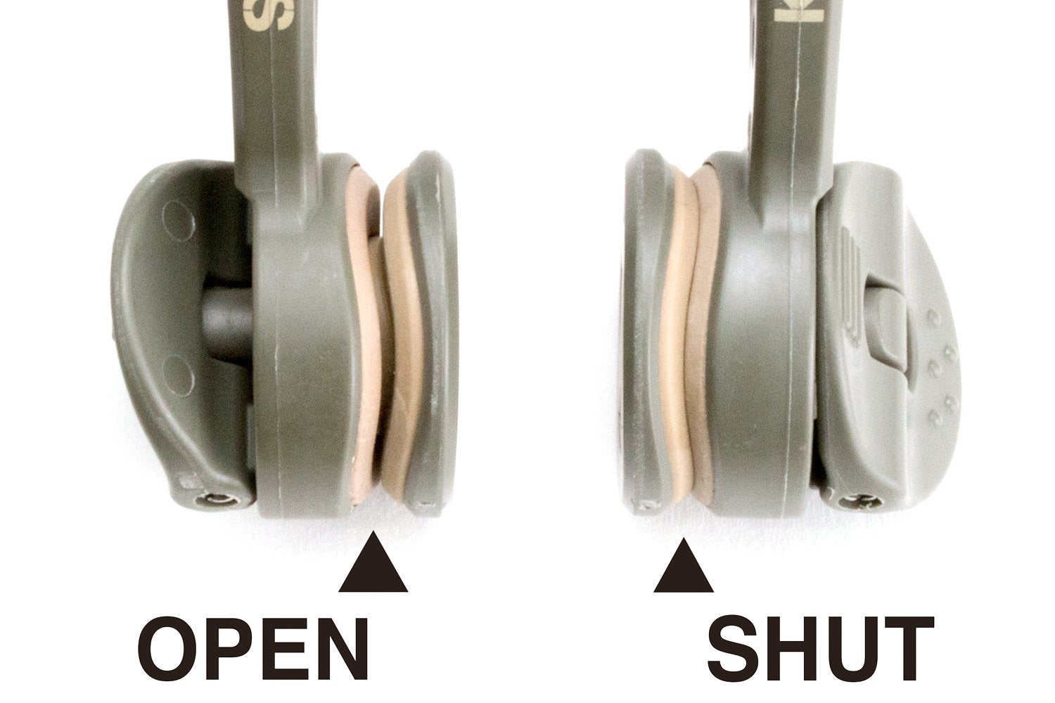 Daiichi Seiko Knot Assist 2.0 closed-arm view demonstrates secure, compact storage.