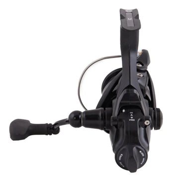 Daiwa 19 Black Widow BR LT 2500 front view demonstrates robust construction