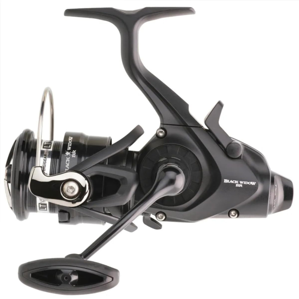 Daiwa 19 Black Widow BR LT 2500 line roller emphasizes Twist Buster II for reduced twists