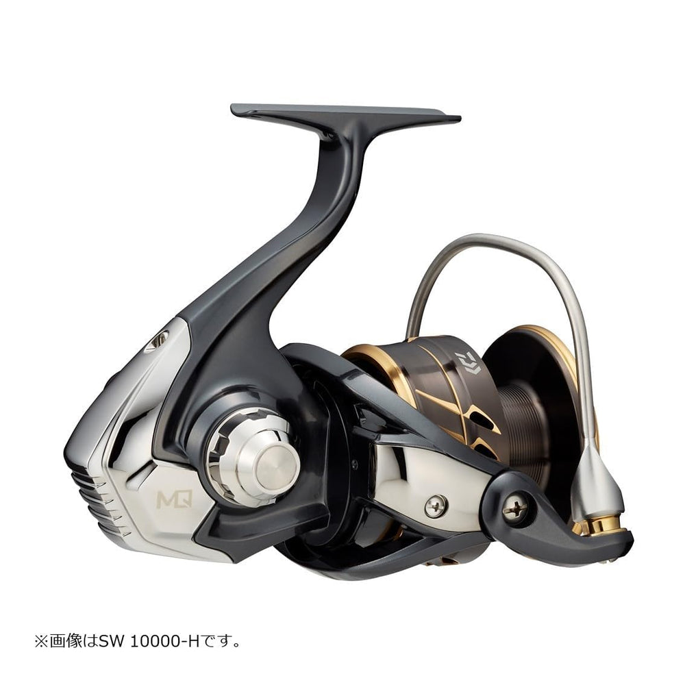 Daiwa 22CALDIA SW 10000-P winding-length closeup demonstrates 103 cm per turn.