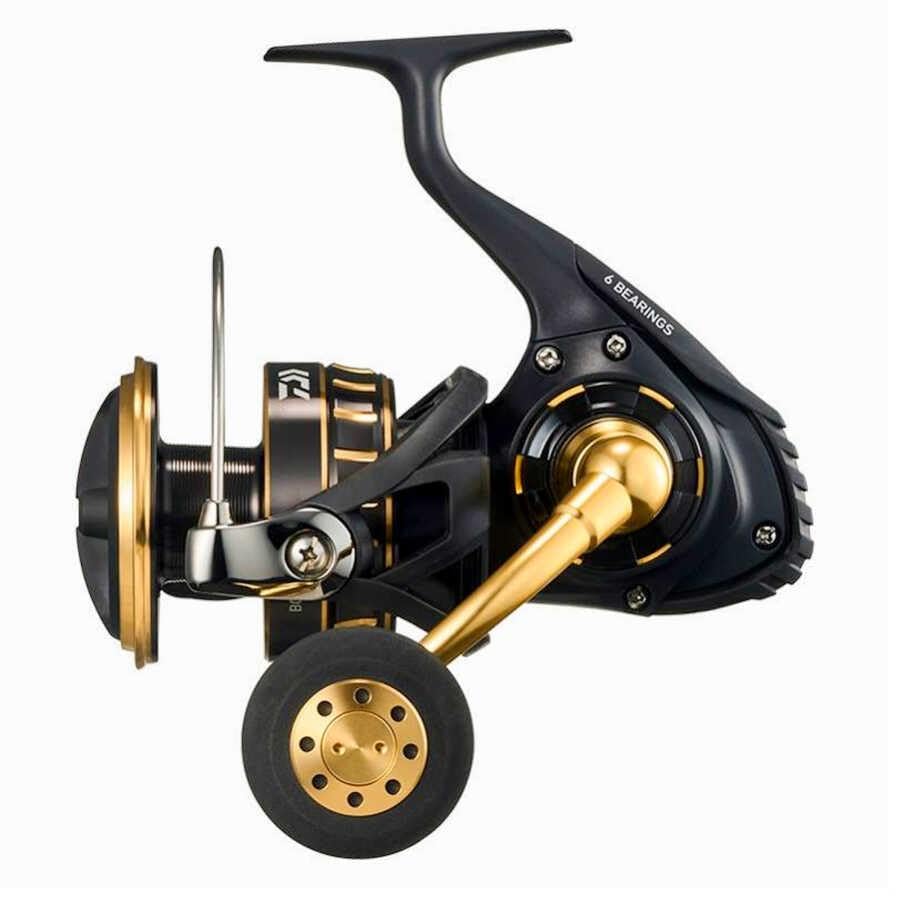 Daiwa 8000-P front view with durable aluminum body for saltwater lure fishing.