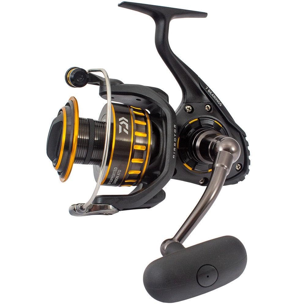Daiwa BG2000 BG Saltwater Spinning Reel Black/Gold - side profile