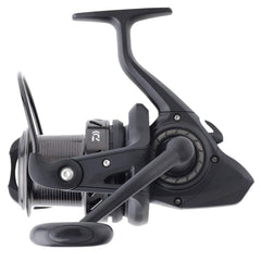Daiwa Black Widow 25A spool-stroke enables long, smooth carp casting