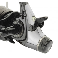 Daiwa Black Widow BR 4500 BITE N Run reel side view