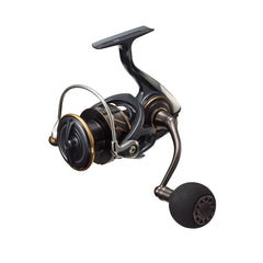 Daiwa Caldia SW 4000D-CXH side view for offshore saltwater fishing.