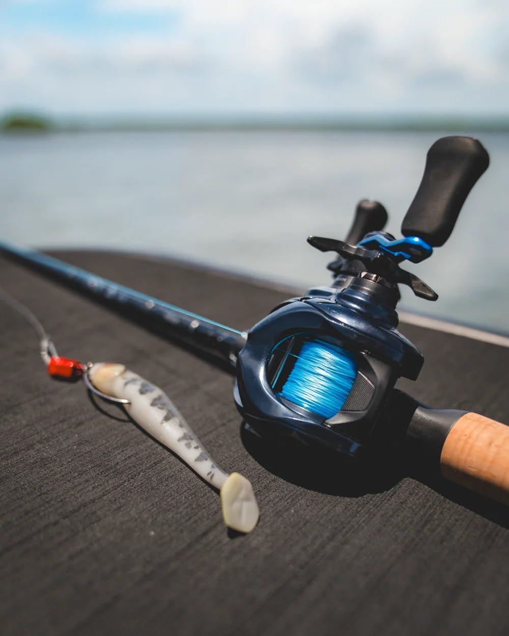 Daiwa Coastal SV TW 150 100mm-swept-handle image supports comfortable cranking.