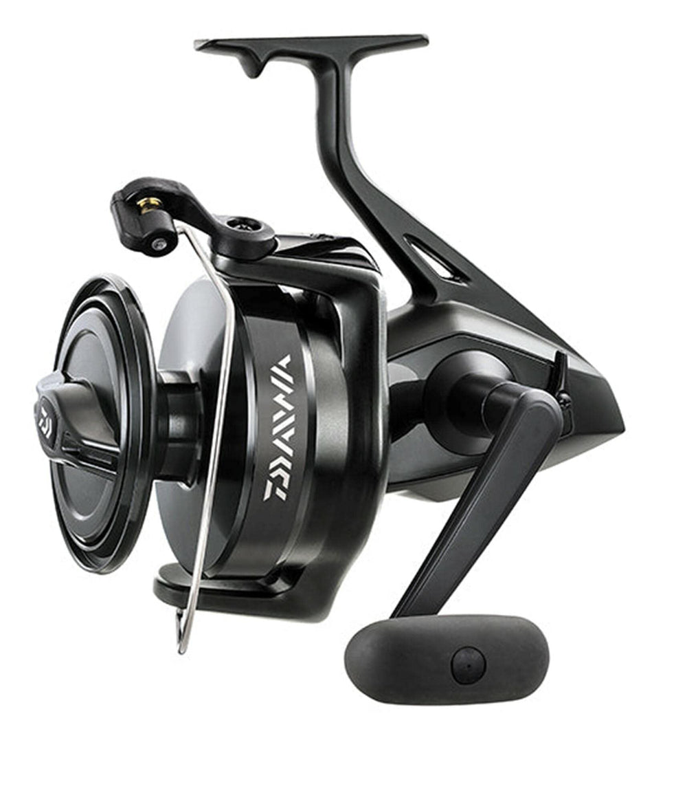 Daiwa DF18000 saltwater spin reel front view for offshore fishing performance