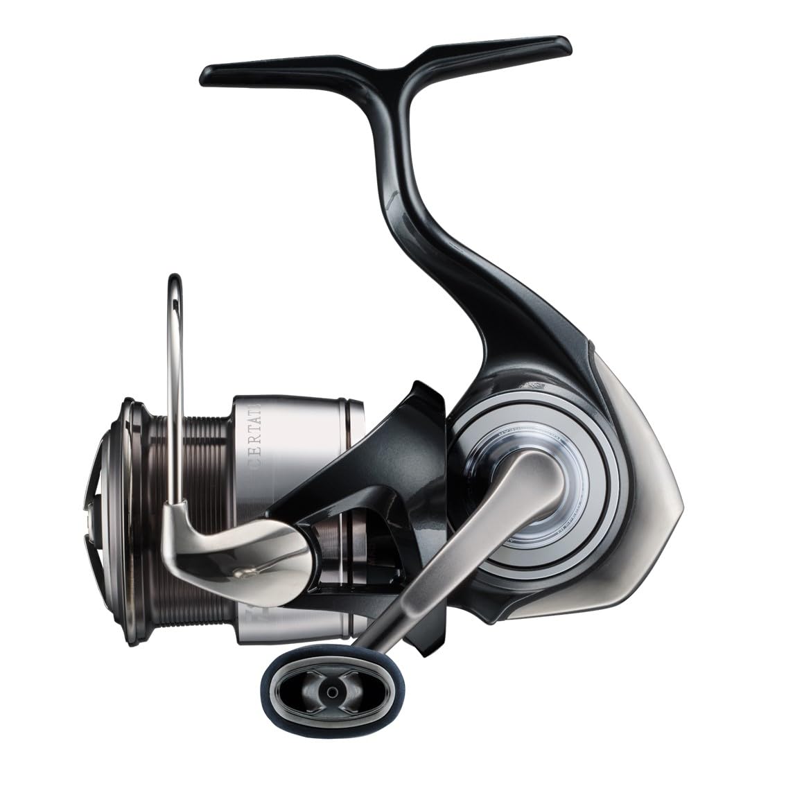 Daiwa FC LT2000S-H front view showcases compact balance for smooth casting.