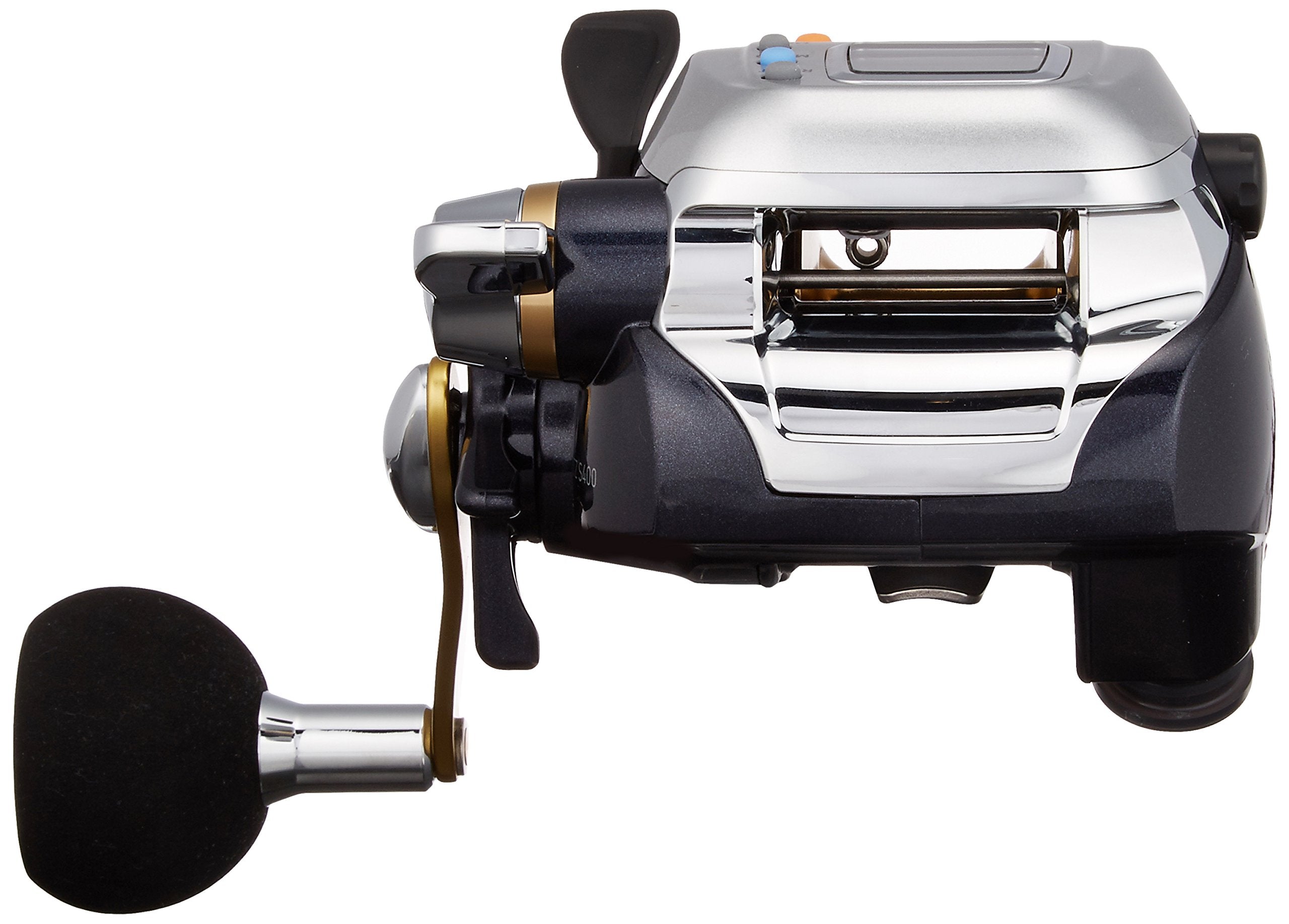 Daiwa Leo Blitz S400 in action during line retrieval on a fishing setup.