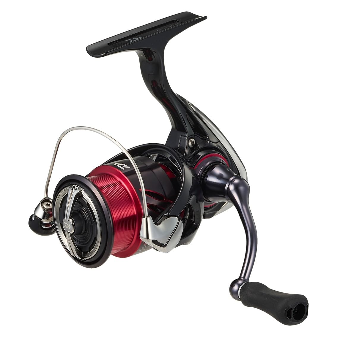 DAIWA LT2000S-P spinning reel front view highlighting compact design for light saltwater use.
