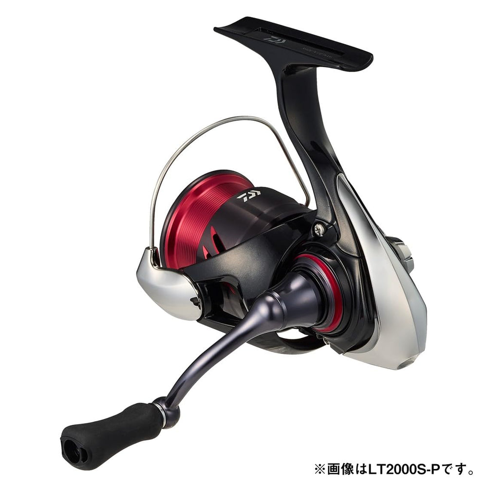 Compact, lightweight DAIWA LT2000S for light saltwater fishing
