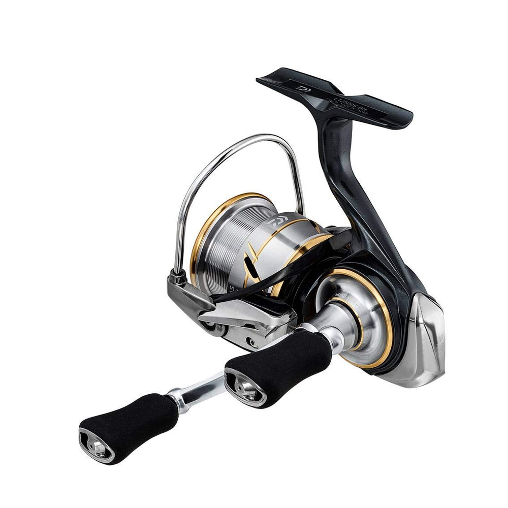 Daiwa LT2500S-DH in use during shore casting shows versatility
