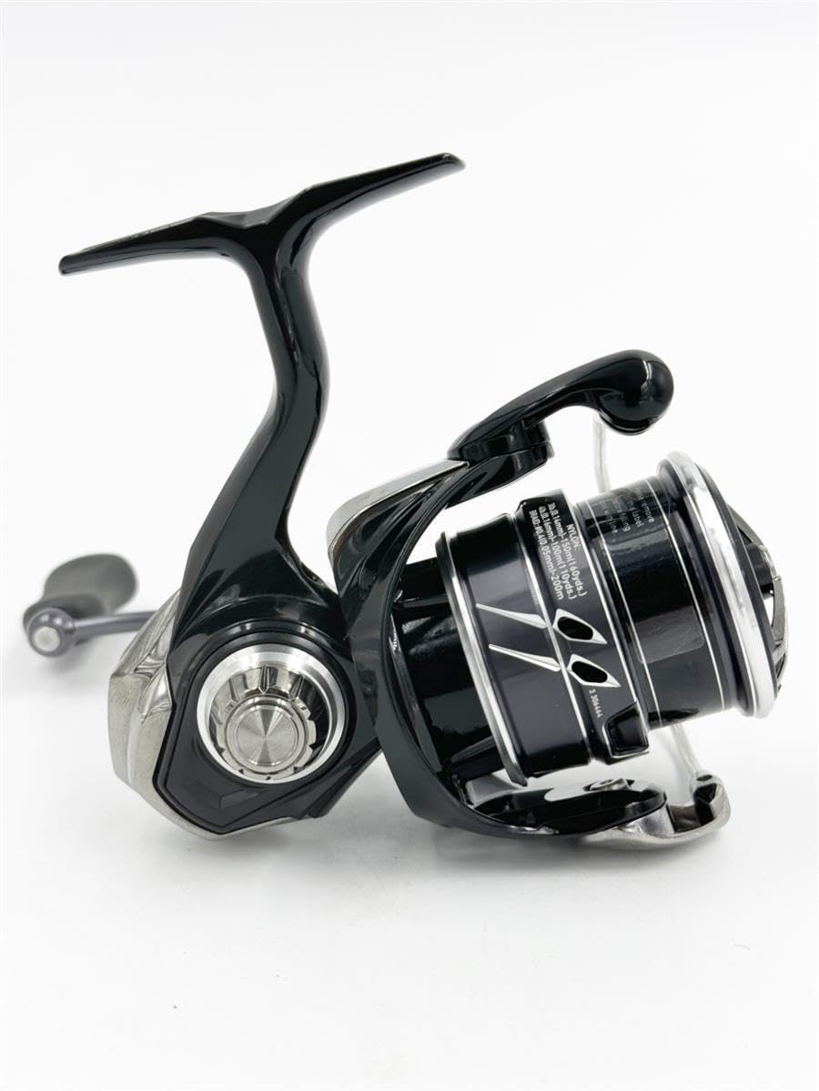 Daiwa LT2500S-XH-QD seven bearings and 55 mm handle noted