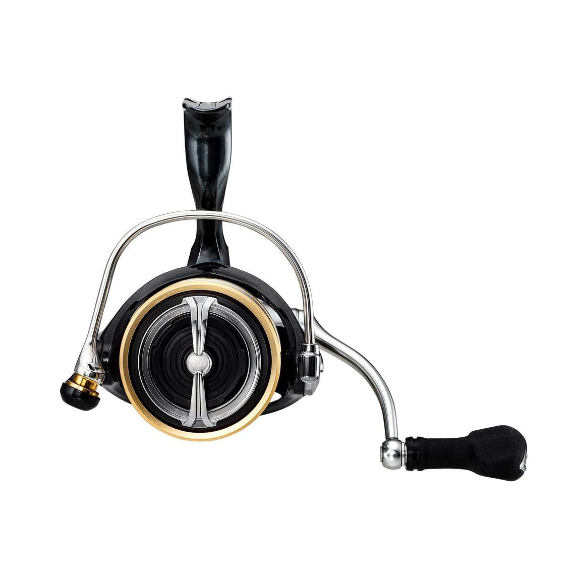 Daiwa LT3000-C weighs 180 g for extended comfort.