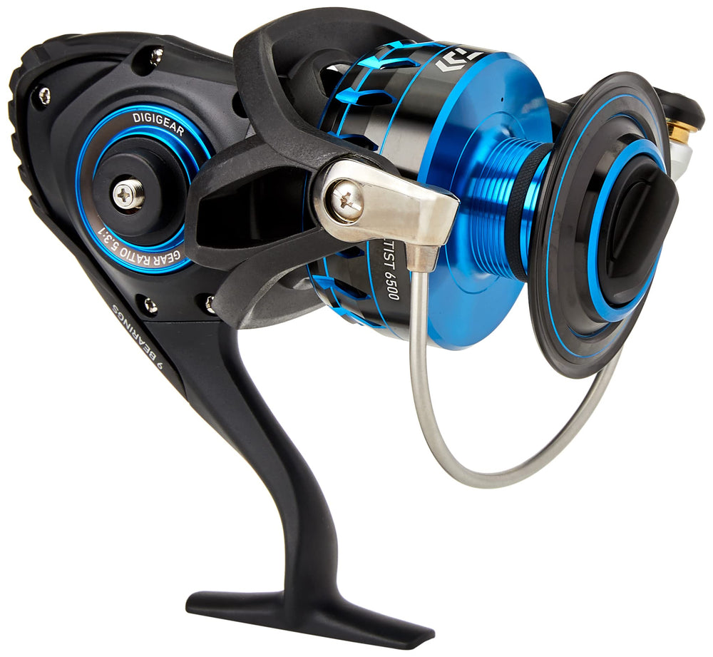 Daiwa Saltist front view reel highlights rugged build for saltwater reliability