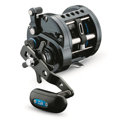 Daiwa Saltist LW Hi Speed 4 CRBB reel front view, highlighting compact design and smooth casting