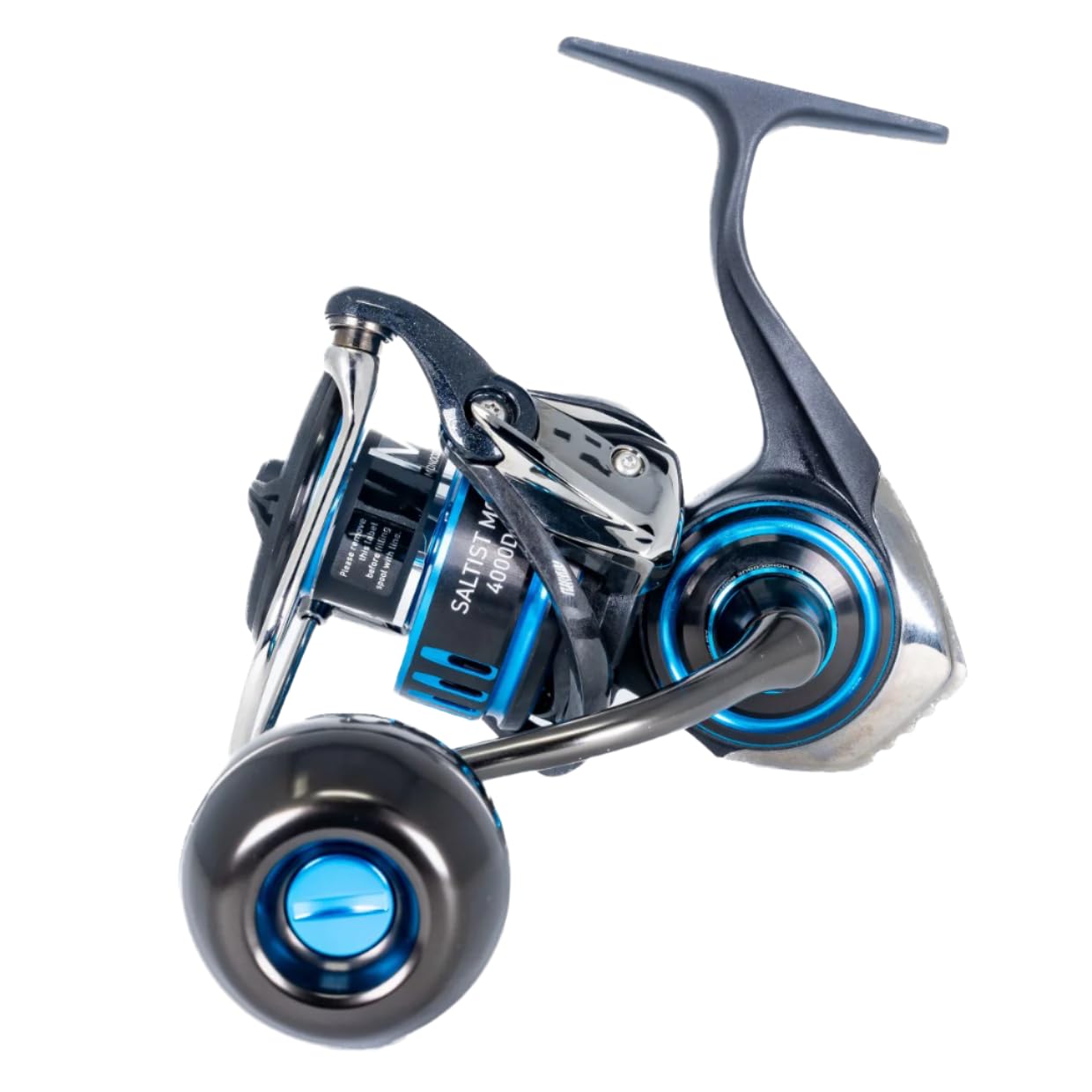 Daiwa SALTIST MQ18000 side view emphasizes durable exterior for marine environments.