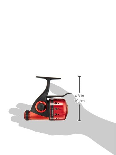 Daiwa Spinning Reel 14 Underspin 80 in-use shot for easy casting and retrieval
