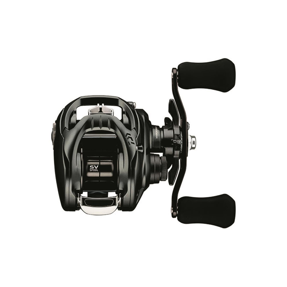Daiwa Tatula SV TW 150XHL in-hand grip demonstrates comfortable 100mm handle