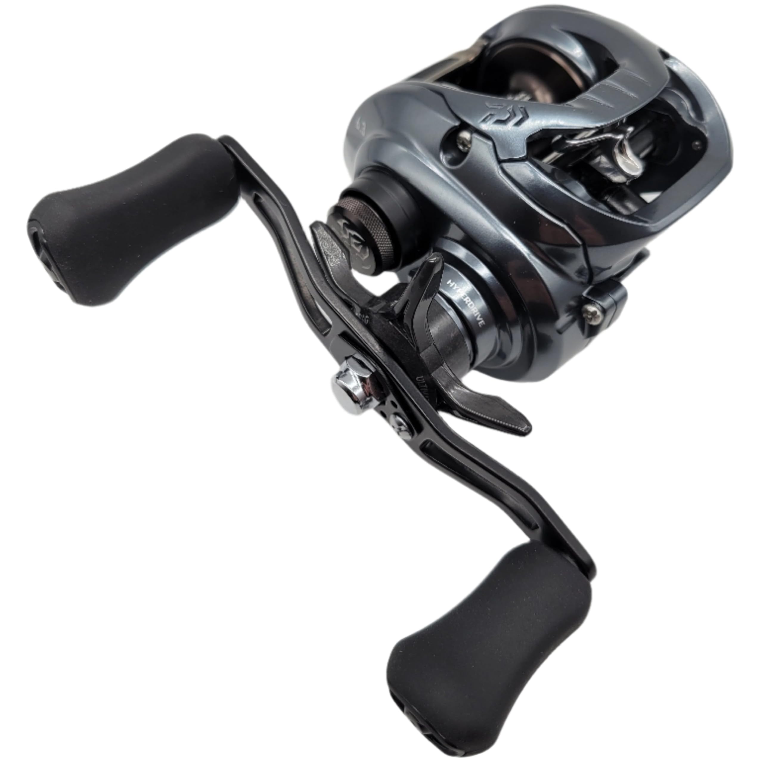 Daiwa Tatula TW150 casting reel front view showing ergonomic design for comfort.