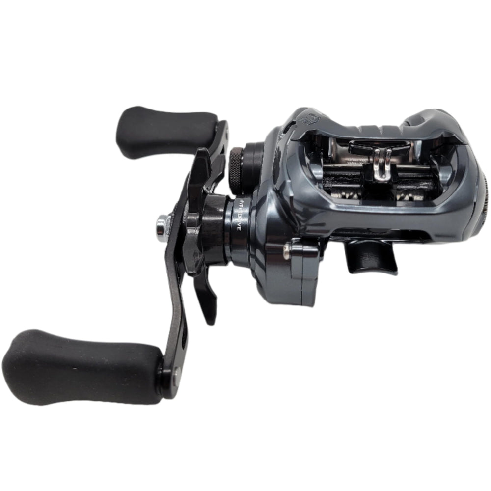 Daiwa Tatula TW150 spool close-up highlighting smooth line control.