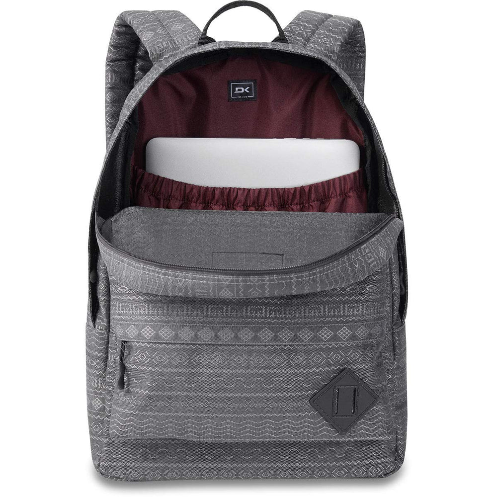 Dakine 365 Pack 21L front zippered pocket for small items