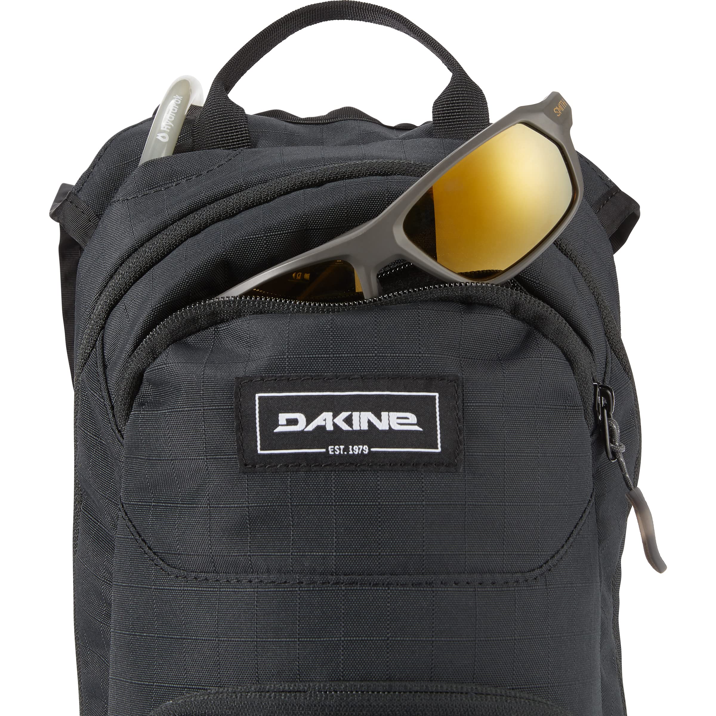 Dakine Session 8L 2L reservoir ready for hydration during rides.