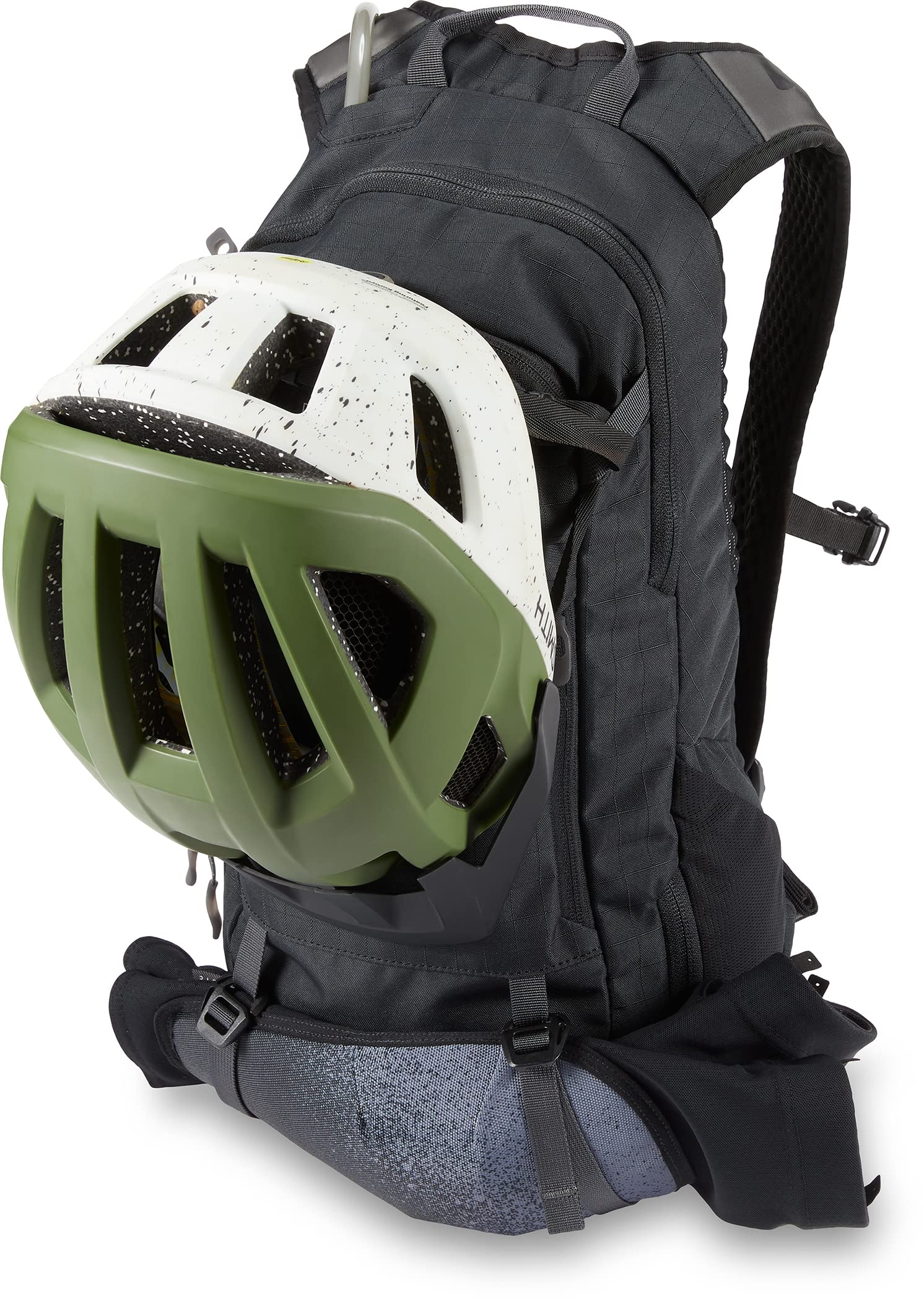 Dakine Syncline 12L black color complements gear and bikes.