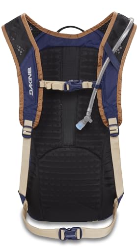 Dakine Syncline 12L lumbar reservoir with quick disconnect for easy refilling on the go.