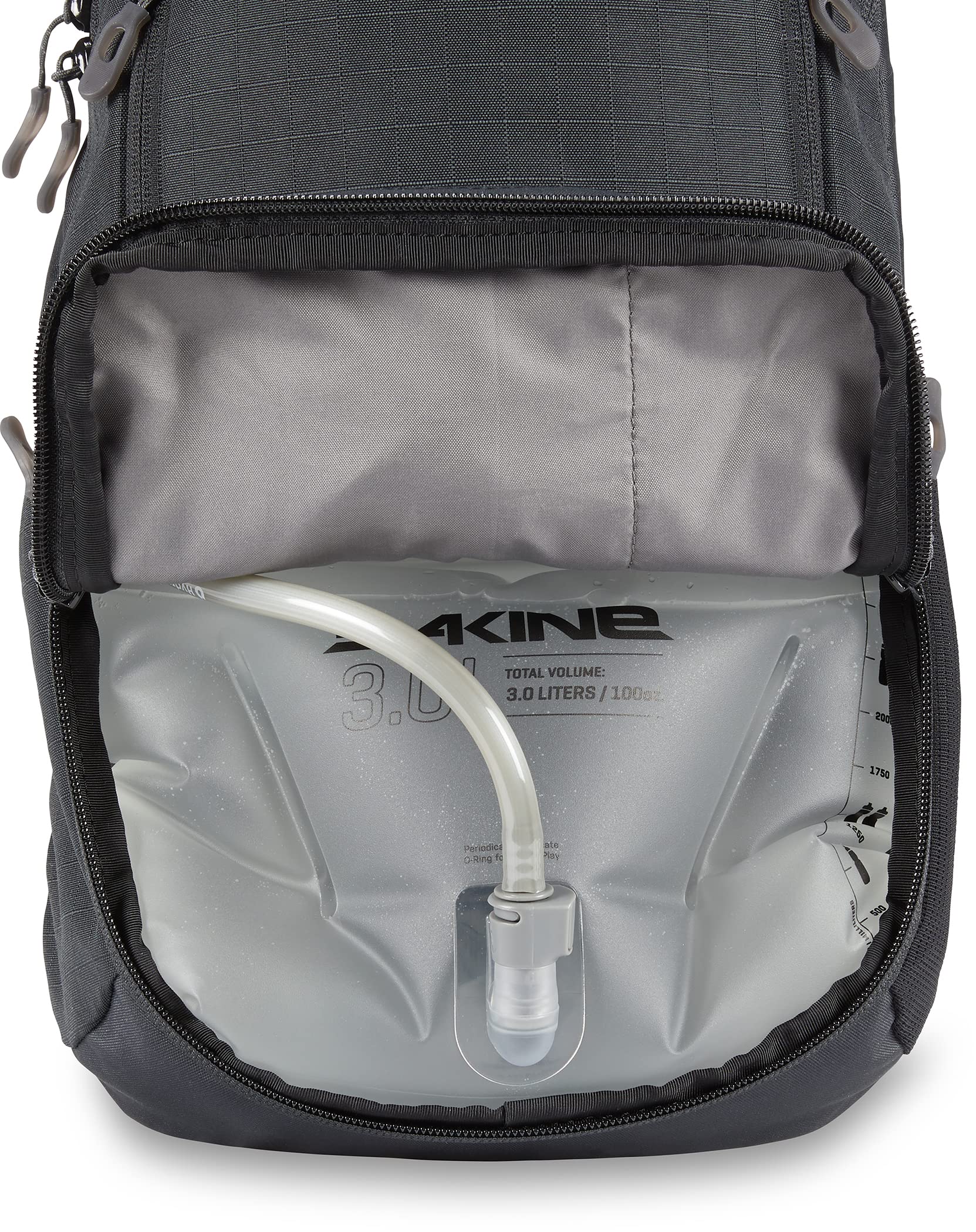 Dakine Syncline 12L trail use supports easy access on rides.