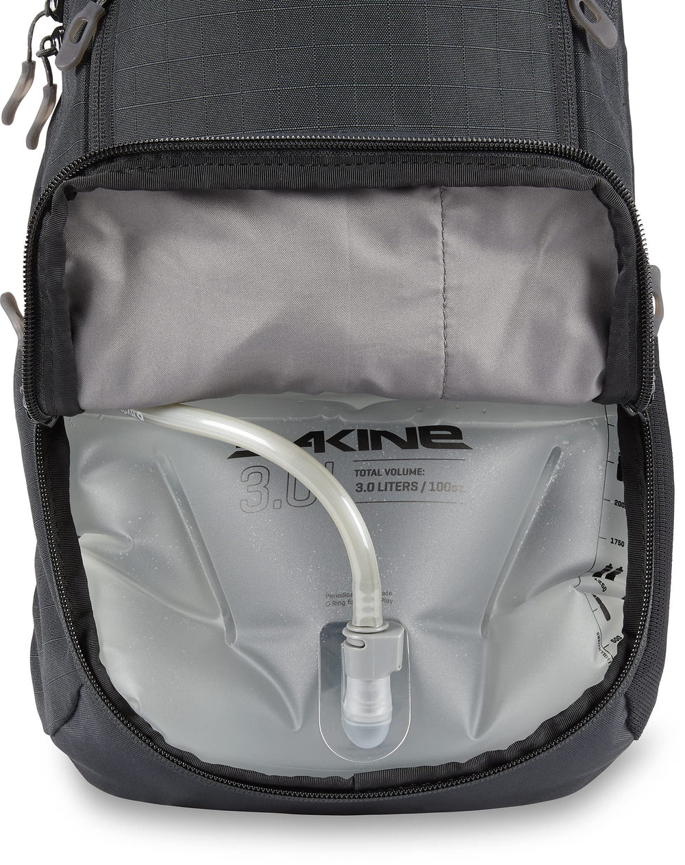 Dakine Syncline 12L trail use supports easy access on rides.