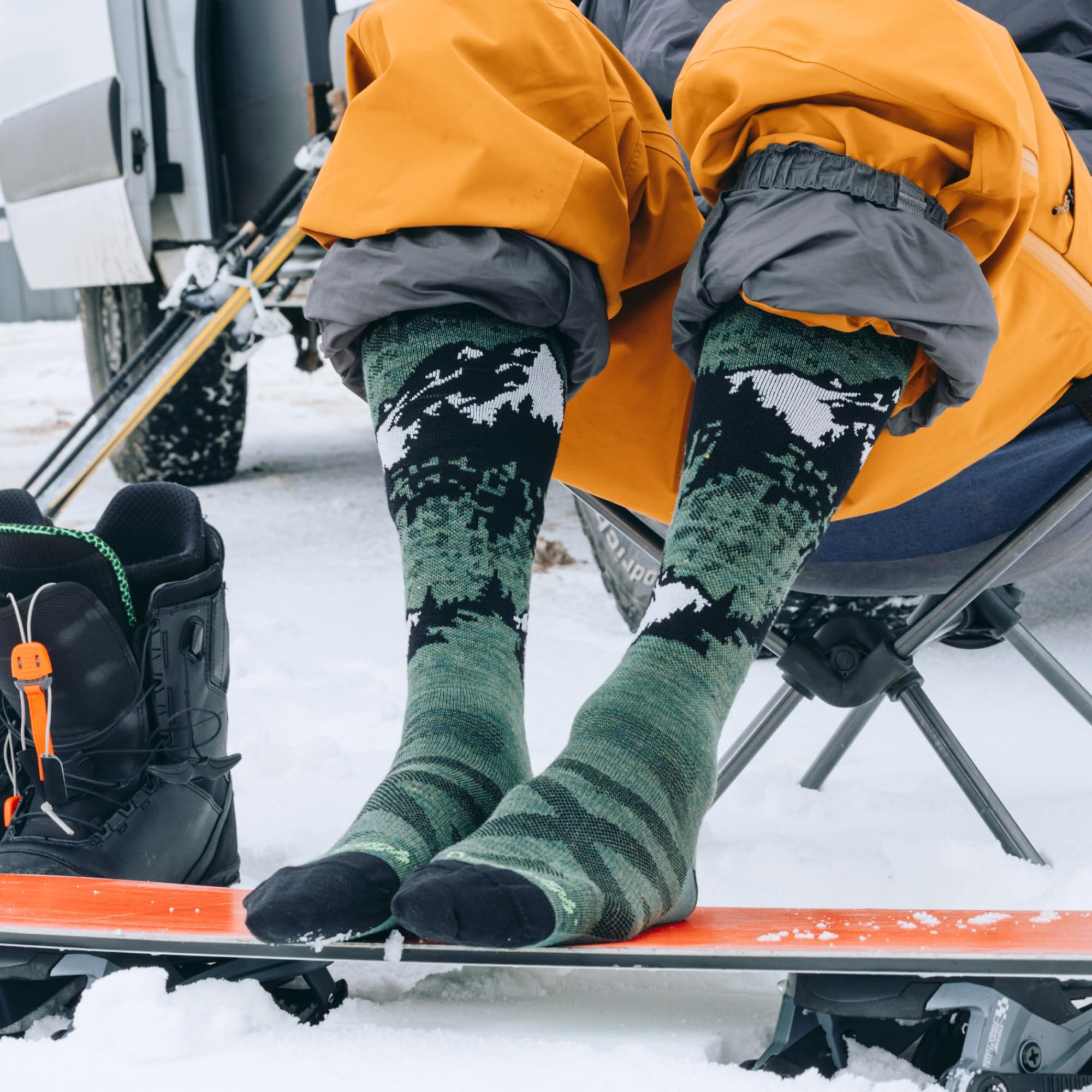 Darn Tough Vermont Cold Smoke OTC sock logo view shows USA-made craftsmanship and durability