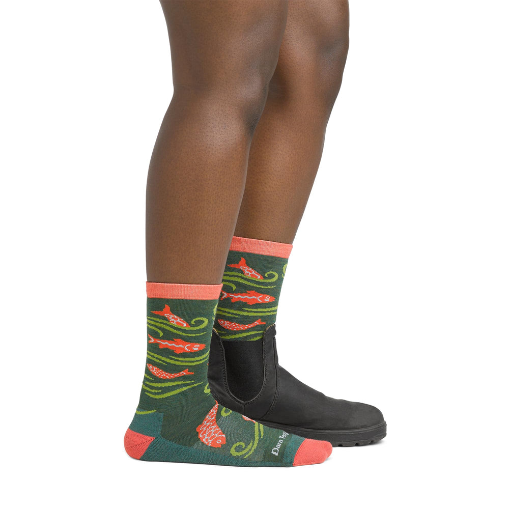 Darn Tough performance-fit prevents slipping and bunching during activities.