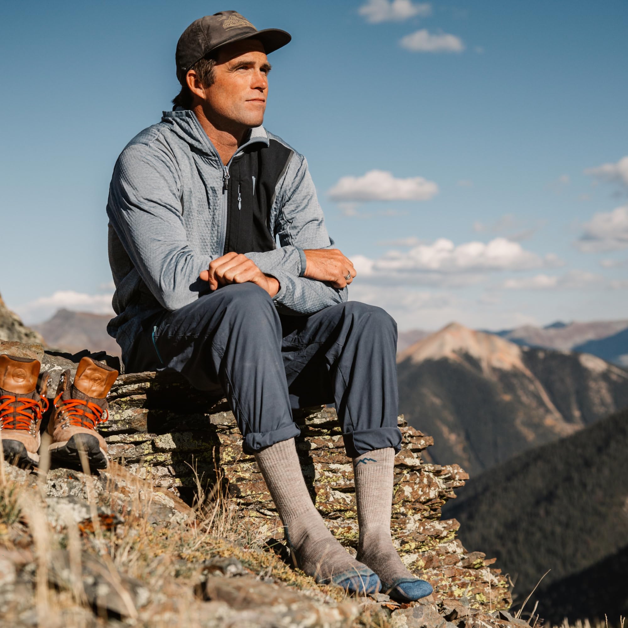 Darn Tough Vermont mens hiker boot socks cushion rye seamless construction for smooth wear