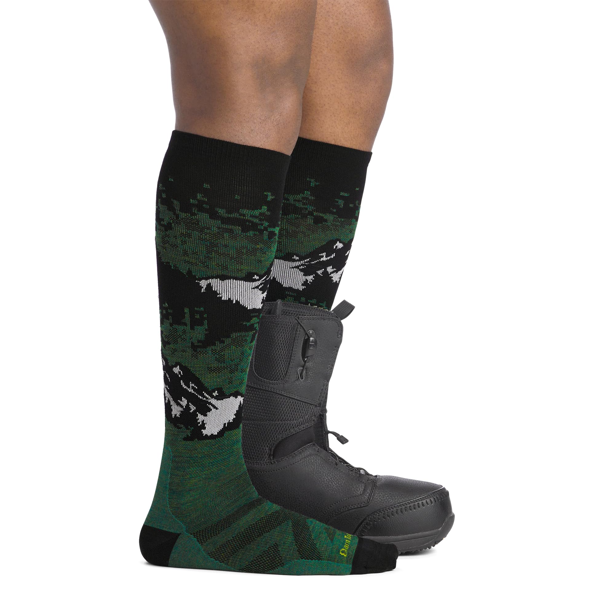 Darn Tough Vermont True Seamless Toe sock moss color offers smooth wear in boots.