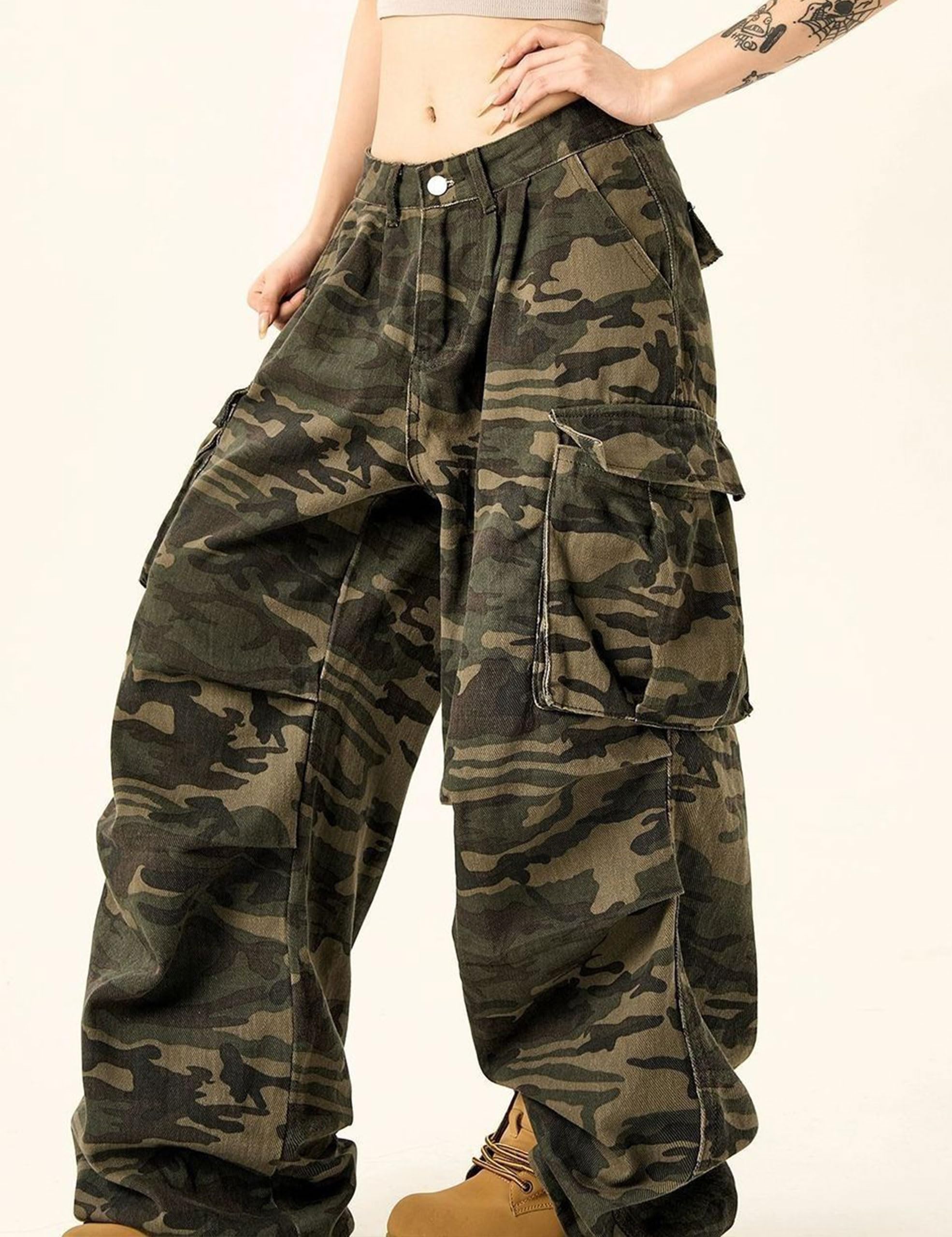 DAZZLZZAD Y2K camo cargo pants with button fly for easy wear.
