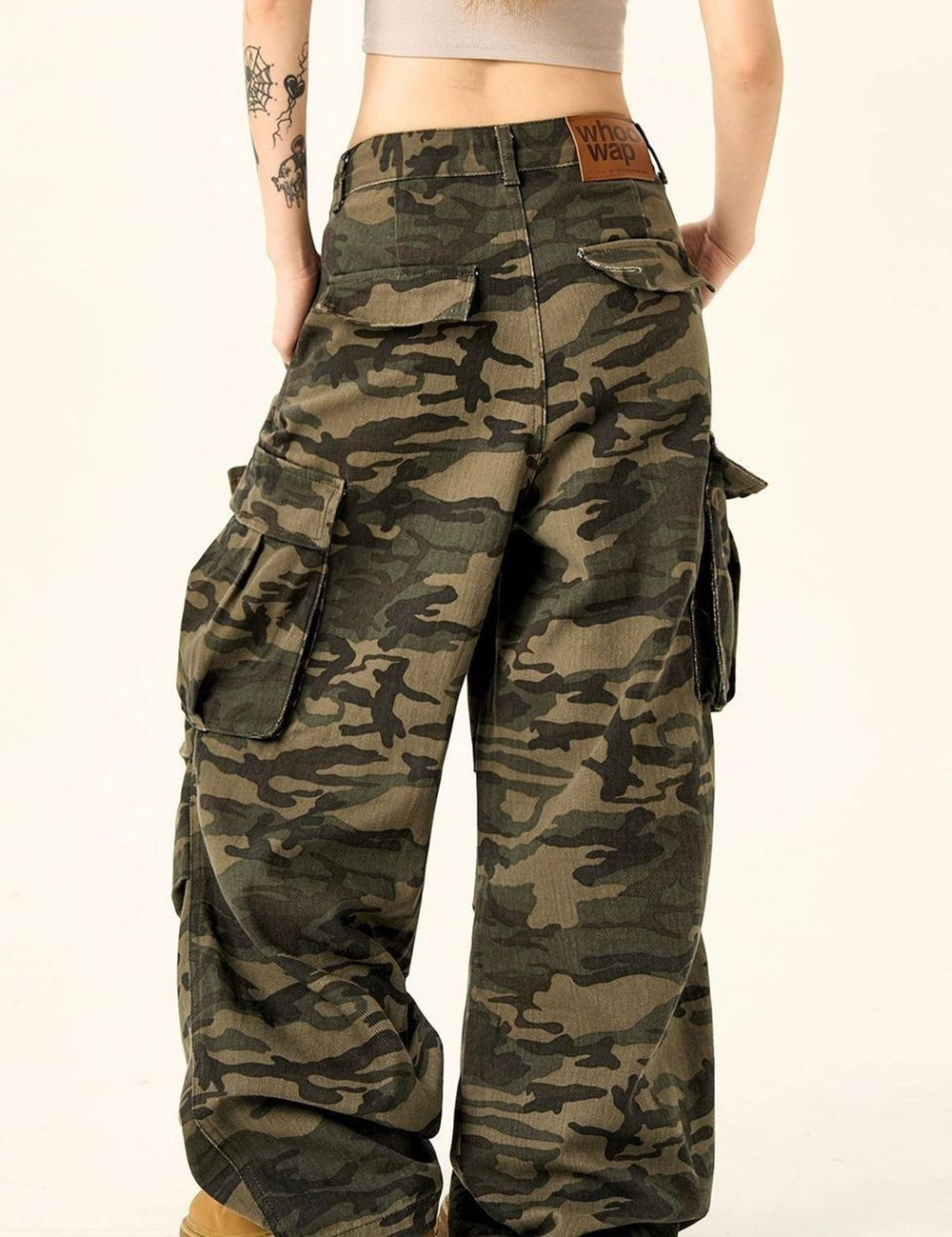 DAZZLZZAD Y2K camo cargo pants, travel-ready for busy days.