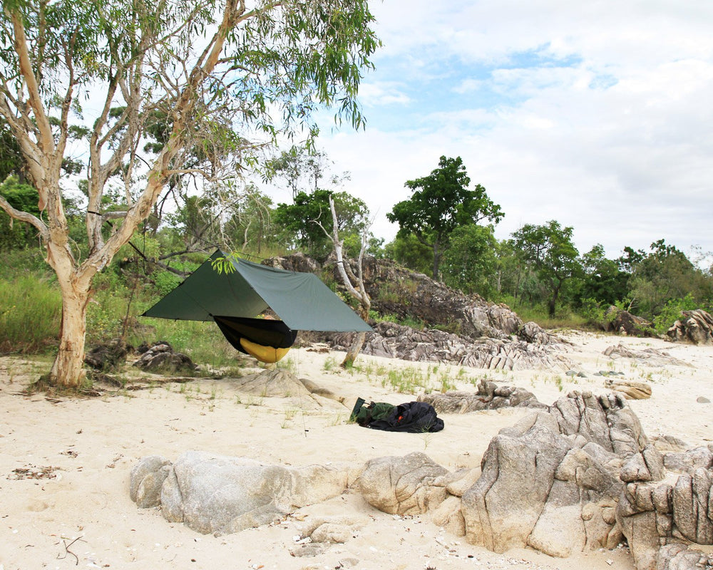 DD Hammocks Superlight Tarp included components support quick setup in the field