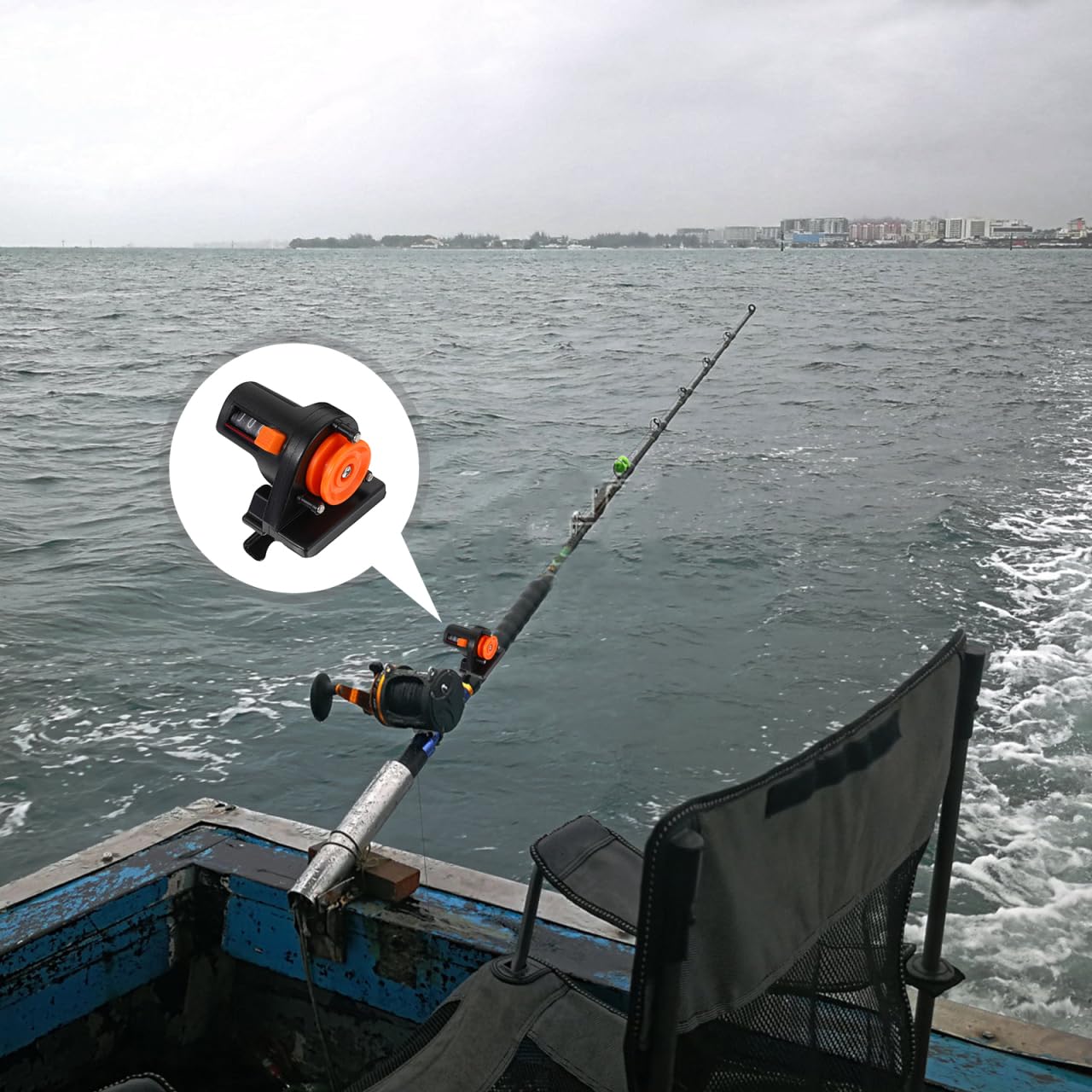 Lightweight DECHOUS design minimizes rod balance changes during fishing.